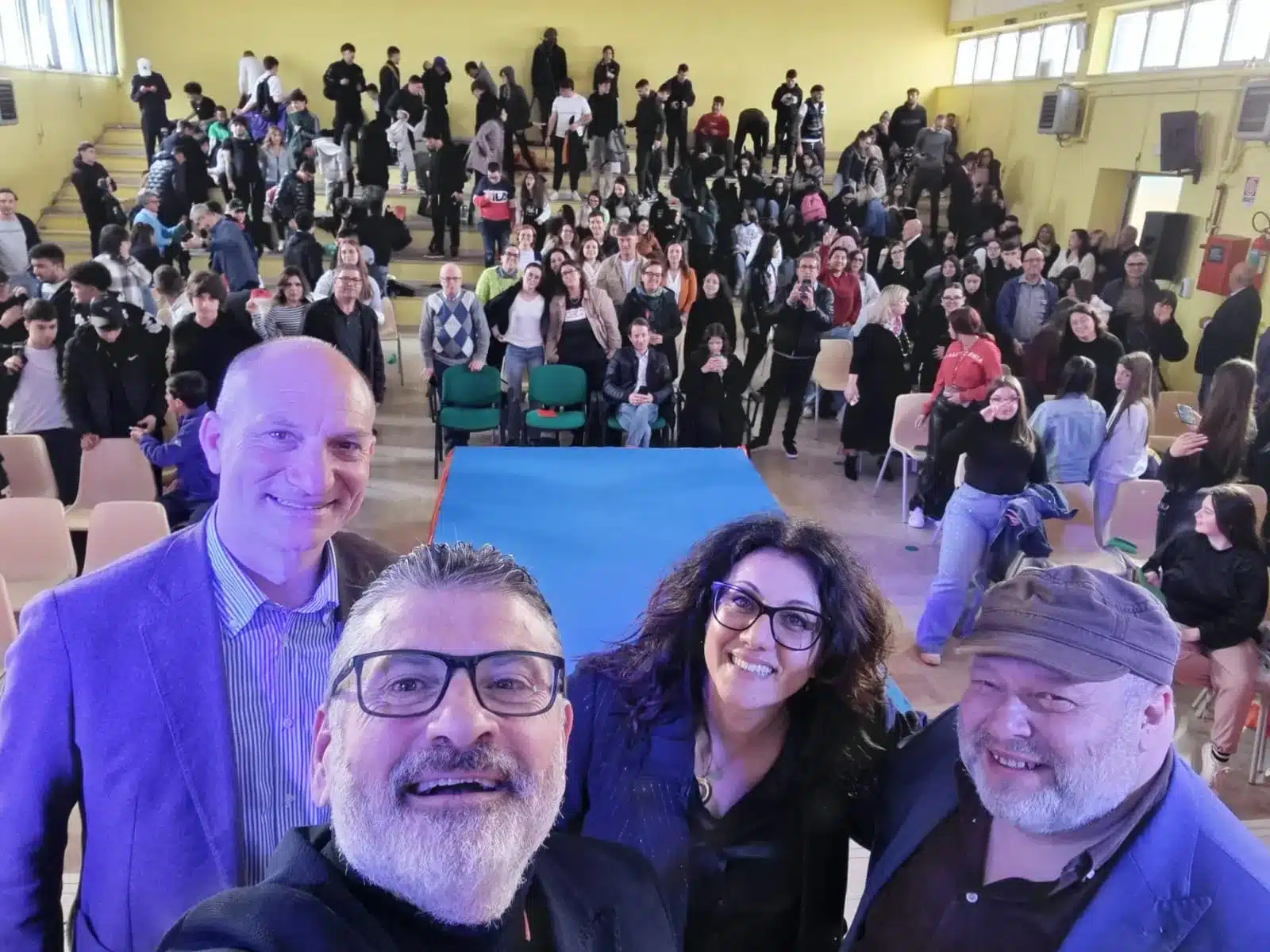 “Non siamo emergenza”: all’IIS San Benedetto Gianluca Quadrini partecipa ad un evento per costruire comunità rivolta al futuro “Non siamo emergenza”: all’IIS San Benedetto Gianluca Quadrini partecipa ad un evento per costruire comunità rivolta al futuro