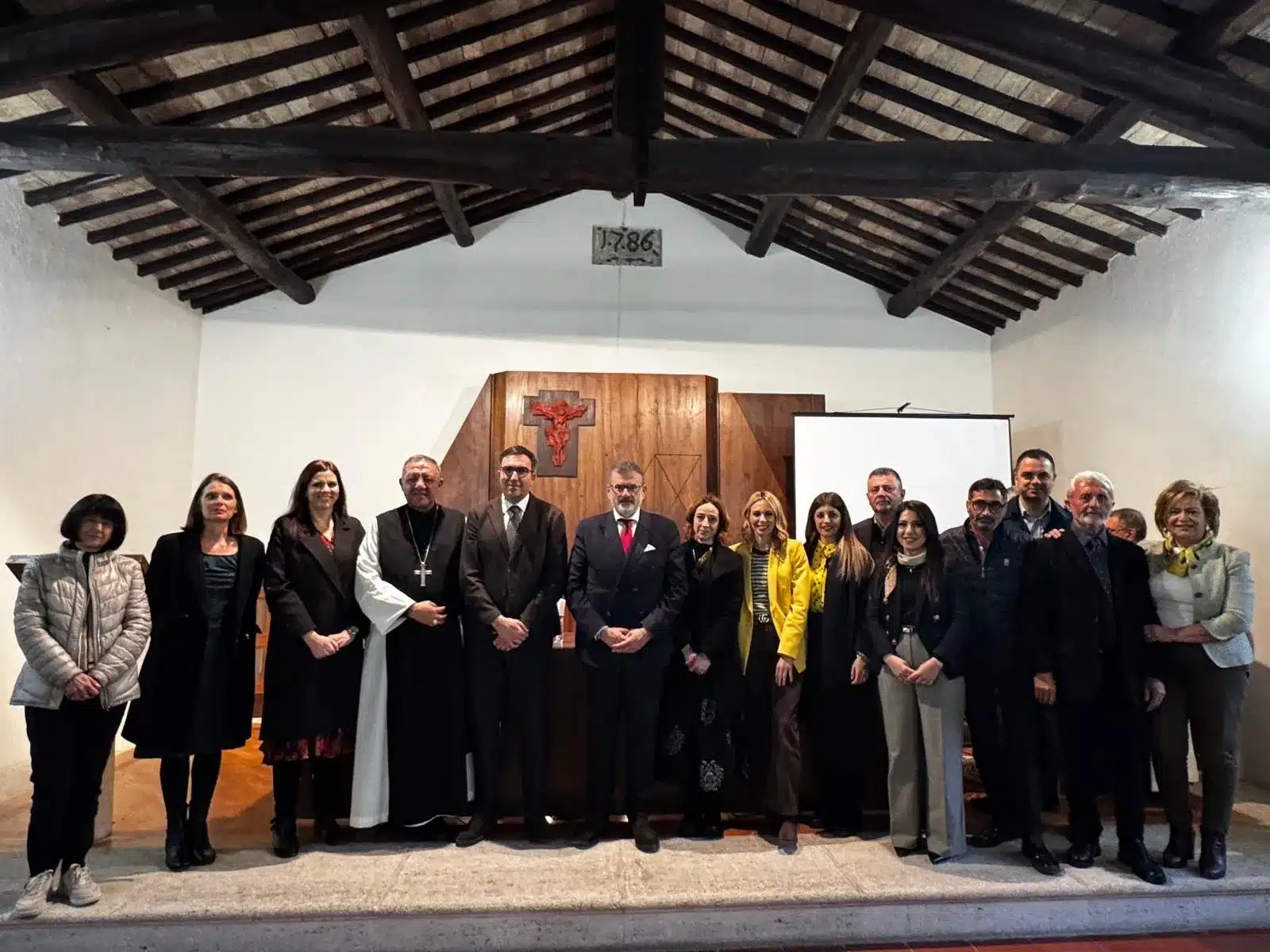 “Dall’Abbazia al Territorio: Casamari oltre il Monastero” Un viaggio nel patrimonio culturale di Veroli “Dall’Abbazia al Territorio: Casamari oltre il Monastero” Un viaggio nel patrimonio culturale di Veroli