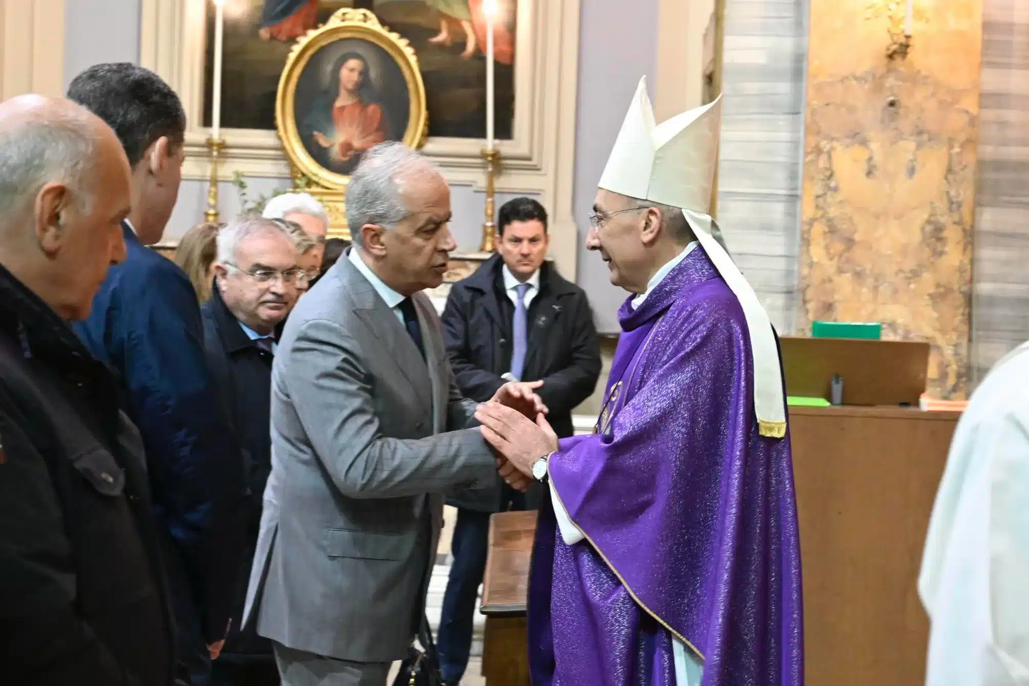 Polizia di Stato – Il precetto Pasquale officiato da Sua Eminenza Cardinale Baldassarre Reina con Il Ministro dell’Interno Matteo Piantedosi e il Capo della Polizia Vittorio Pisani Polizia di Stato – Il precetto Pasquale officiato da Sua Eminenza Cardinale Baldassarre Reina con Il Ministro dell’Interno Matteo Piantedosi e il Capo della Polizia Vittorio Pisani