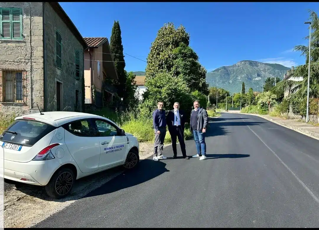 Supino, completato il rifacimento del manto stradale: un’opera attesa da anni grazie alla sinergia tra Provincia ed Enel Supino, completato il rifacimento del manto stradale: un’opera attesa da anni grazie alla sinergia tra Provincia ed Enel