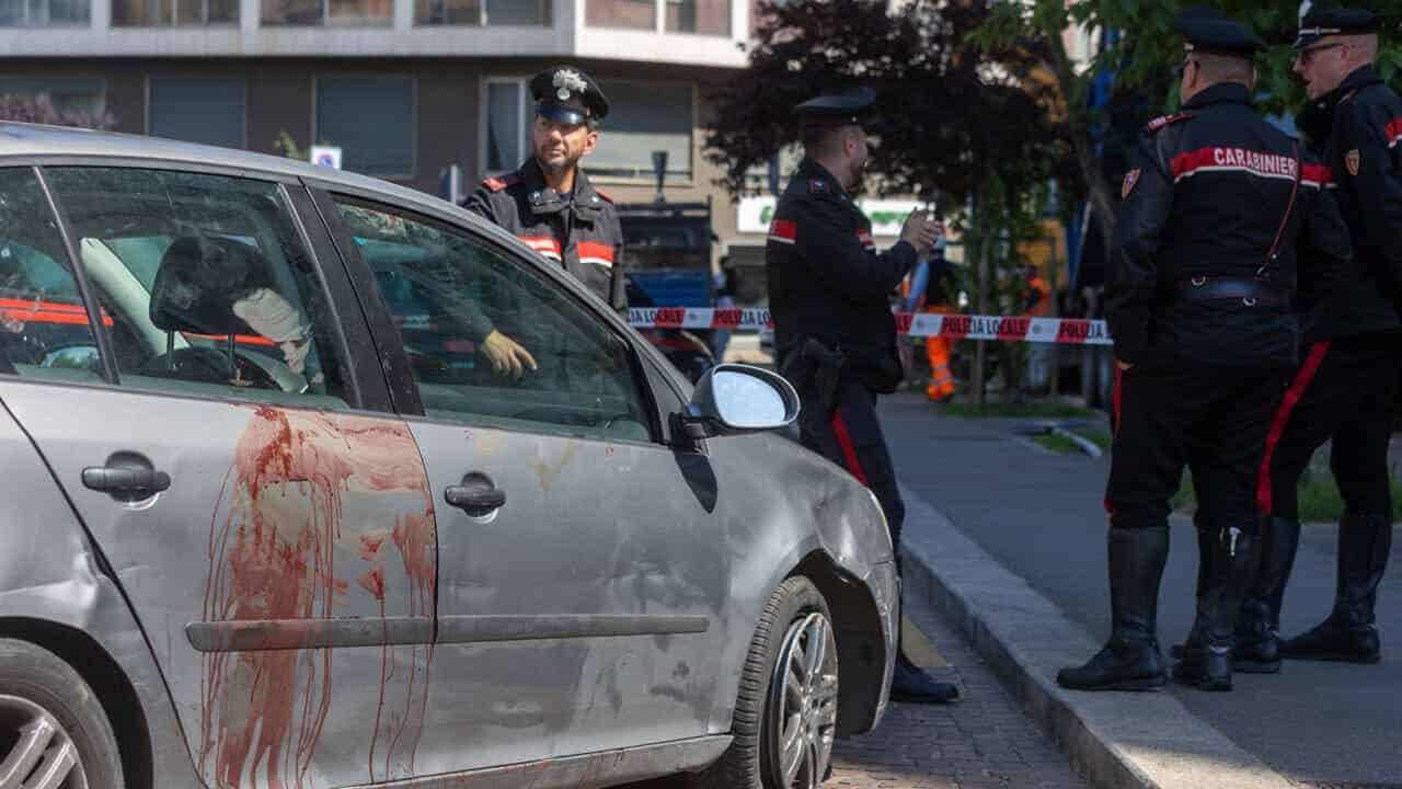MILANO, SICUREZZA CUBANO ACCOLTELLA E UCCIDE 13ENNE, DE CORATO(FDI): «DECRETO SICUREZZA SERVIRA’ ANCHE PER EVITARE DELITTI TRA STRANIERI» L'auto, davanti all'Ospedale Fatebenefratelli di Milano, da cui è sceso il 13enne egiziano accoltellato due settimane fa