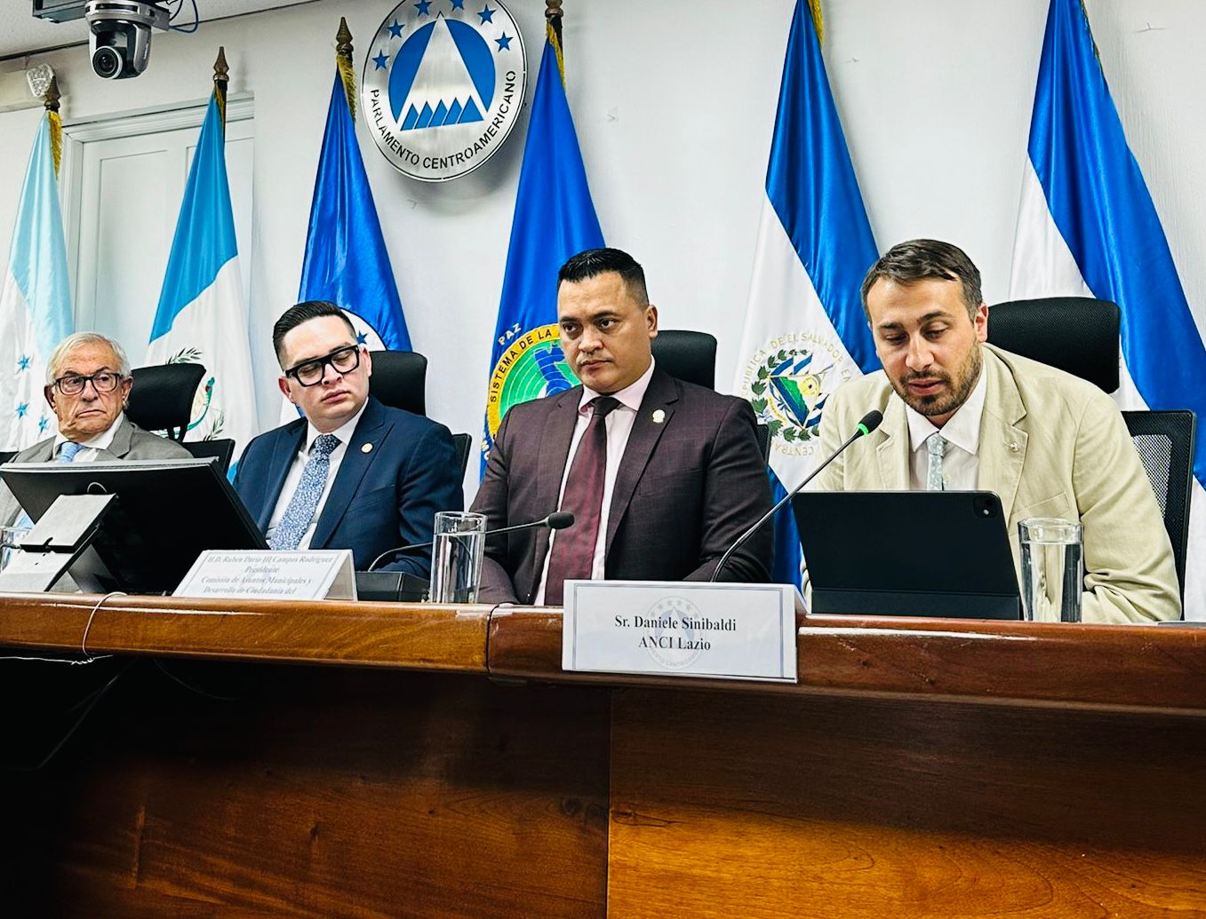 Il Sindaco di Rieti e Presidente ANCI Lazio Daniele Sinibaldi è intervenuto al Parlamento Centroamericano a Città del Guatemala per presentare il progetto GENERACTOR Il Sindaco di Rieti e Presidente ANCI Lazio Daniele Sinibaldi è intervenuto al Parlamento Centroamericano a Città del Guatemala per presentare il progetto GENERACTOR