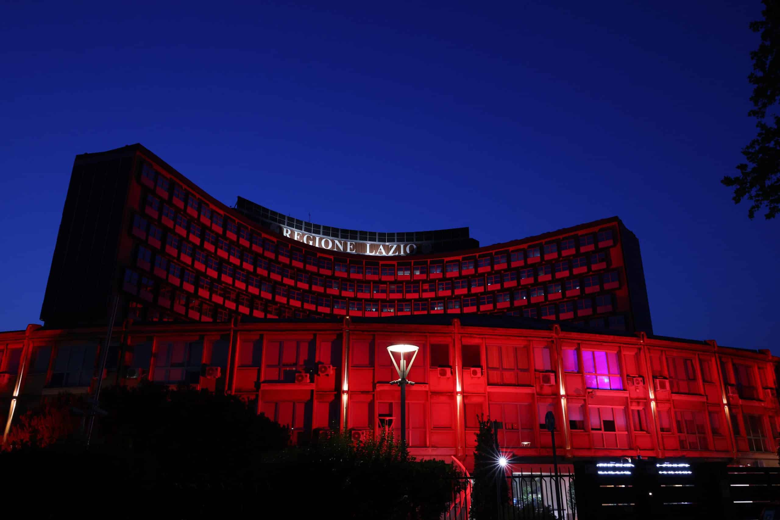 LA REGIONE LAZIO ILLUMINATA DI ROSSO PER LA GIORNATA MONDIALE DEL DONATORE DI SANGUE LA REGIONE LAZIO ILLUMINATA DI ROSSO PER LA GIORNATA MONDIALE DEL DONATORE DI SANGUE