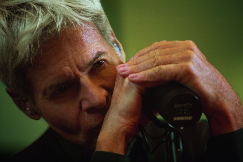 Claudio Baglioni festeggia i 40 anni de “La vita è adesso” con una riedizione e un GrandTour: anteprima (gratuita) a Lampedusa Claudio Baglioni festeggia i 40 anni de “La vita è adesso” con una riedizione e un GrandTour: anteprima (gratuita) a Lampedusa