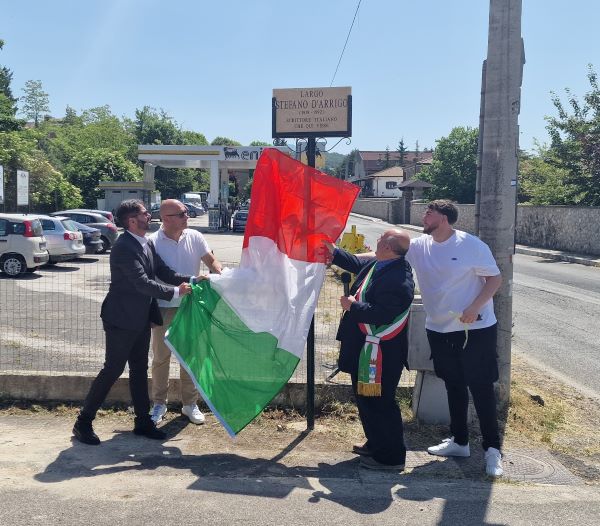 Inaugurato il largo dedicato allo scrittore Stefano D’Arrigo Inaugurato il largo dedicato allo scrittore Stefano D’Arrigo