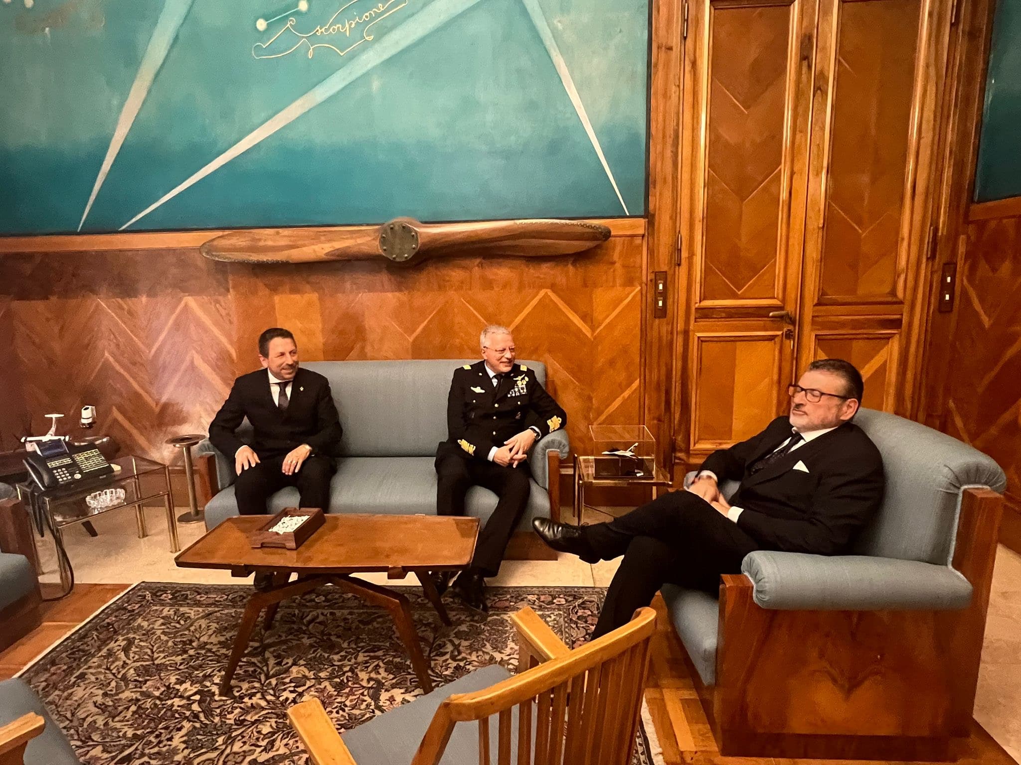 Visita istituzionale del presidente del Consiglio della Provincia di Frosinone e Dirigente di Anci Lazio al Capo di Stato Maggiore dell’Aeronautica Generale di Squadra Aerea Antonio Conserva: “Un incontro che porterò nel cuore per tutta la vita.” Visita istituzionale del presidente del Consiglio della Provincia di Frosinone e Dirigente di Anci Lazio al Capo di Stato Maggiore dell’Aeronautica Generale di Squadra Aerea Antonio Conserva: “Un incontro che porterò nel cuore per tutta la vita.”