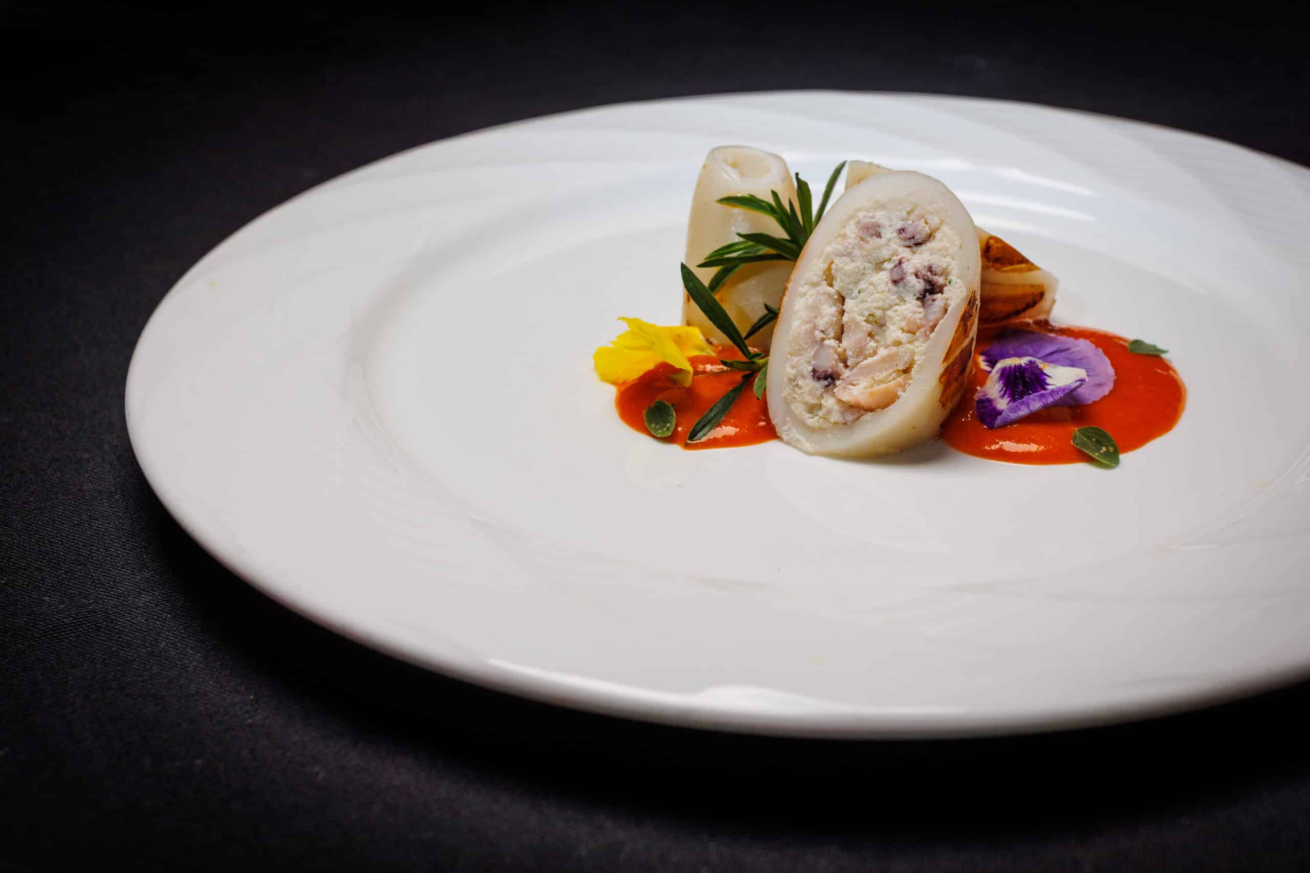 La ricetta dell’estate: Calamaro ripieno ai sapori mediterranei La ricetta dell’estate: Calamaro ripieno ai sapori mediterranei