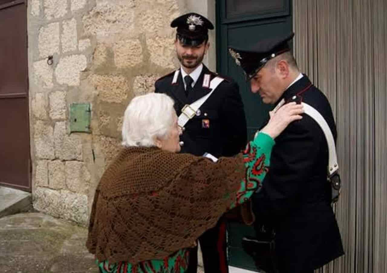 PESCOROCCHIANO: I CARABINIERI ESEGUONO UNA MISURA CAUTELARE NEI CONFRONTI DI UN 43ENNE RESPONSABILE DI UNA TRUFFA AI DANNI DI UN’ANZIANA PESCOROCCHIANO: I CARABINIERI ESEGUONO UNA MISURA CAUTELARE NEI CONFRONTI DI UN 43ENNE RESPONSABILE DI UNA TRUFFA AI DANNI DI UN’ANZIANA