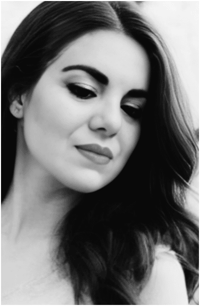 UNA POESIA ED UN DIPINTO DI VANESSA PIA TURCO CONTRO LA “VIOLENZA SULLE DONNE” della Repubblica Italiana e ha pubblicato poesie in libri e riviste specializzate.anessa-Pia-Turco