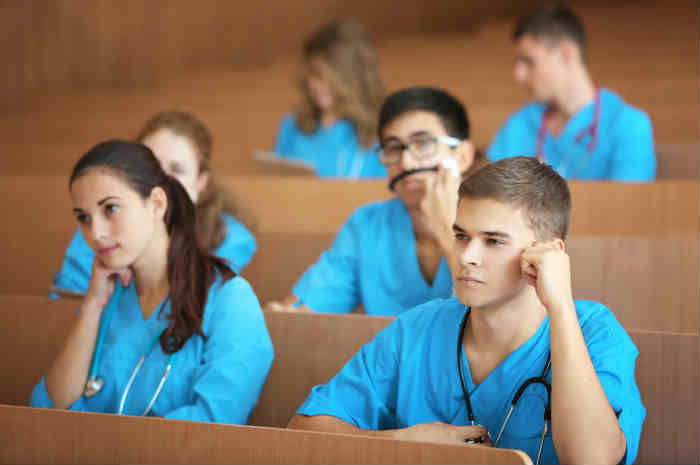 Sanità, UGL: “Voucher di 3.000 euro per studiare da infermiere è novità interessante” Sanità, UGL: “Voucher di 3.000 euro per studiare da infermiere è novità interessante”