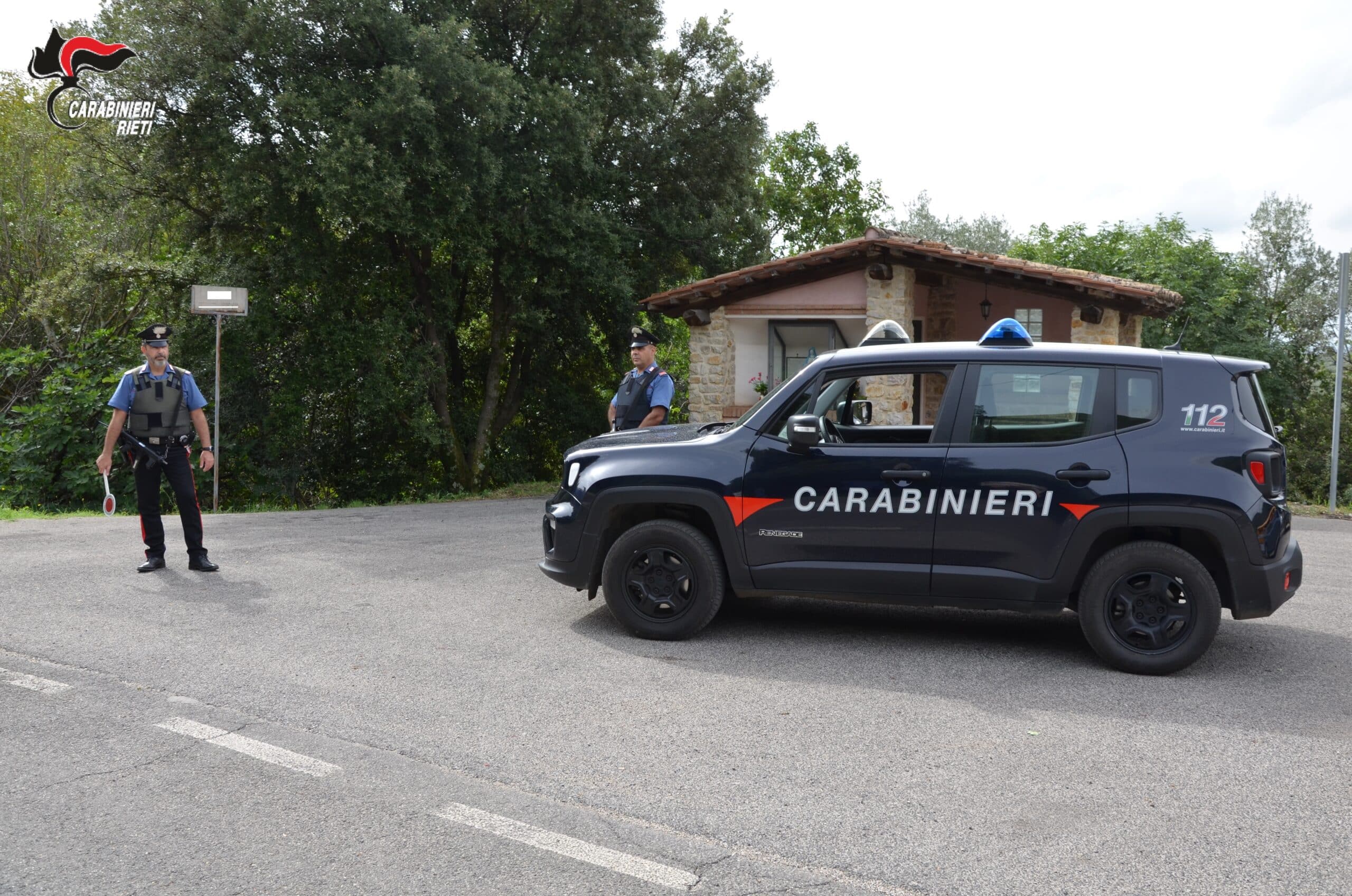 CASPERIA. I CARABINIERI FERMANO UN’ATTIVITA’ DI SPACCIO: UN ARRESTO E UNA DENUNCIA. CASPERIA. I CARABINIERI FERMANO UN’ATTIVITA’ DI SPACCIO: UN ARRESTO E UNA DENUNCIA.