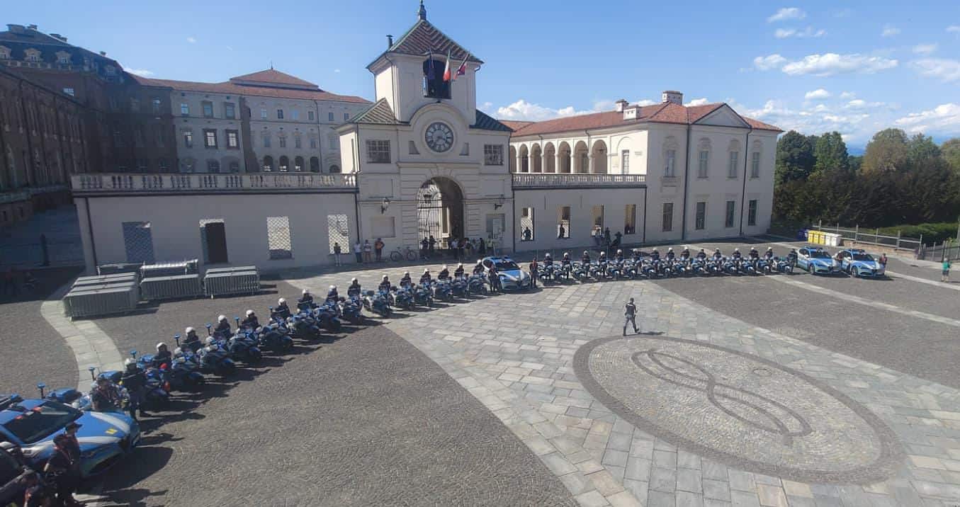 I motociclisti della Polizia Stradale scortano per la prima volta la Vuelta Ciclistica I motociclisti della Polizia Stradale scortano per la prima volta la Vuelta Ciclistica