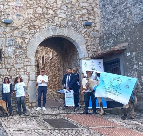 “Camminando con Celestino V”, da Fumone a L’Aquila “Camminando con Celestino V”, da Fumone a L’Aquila