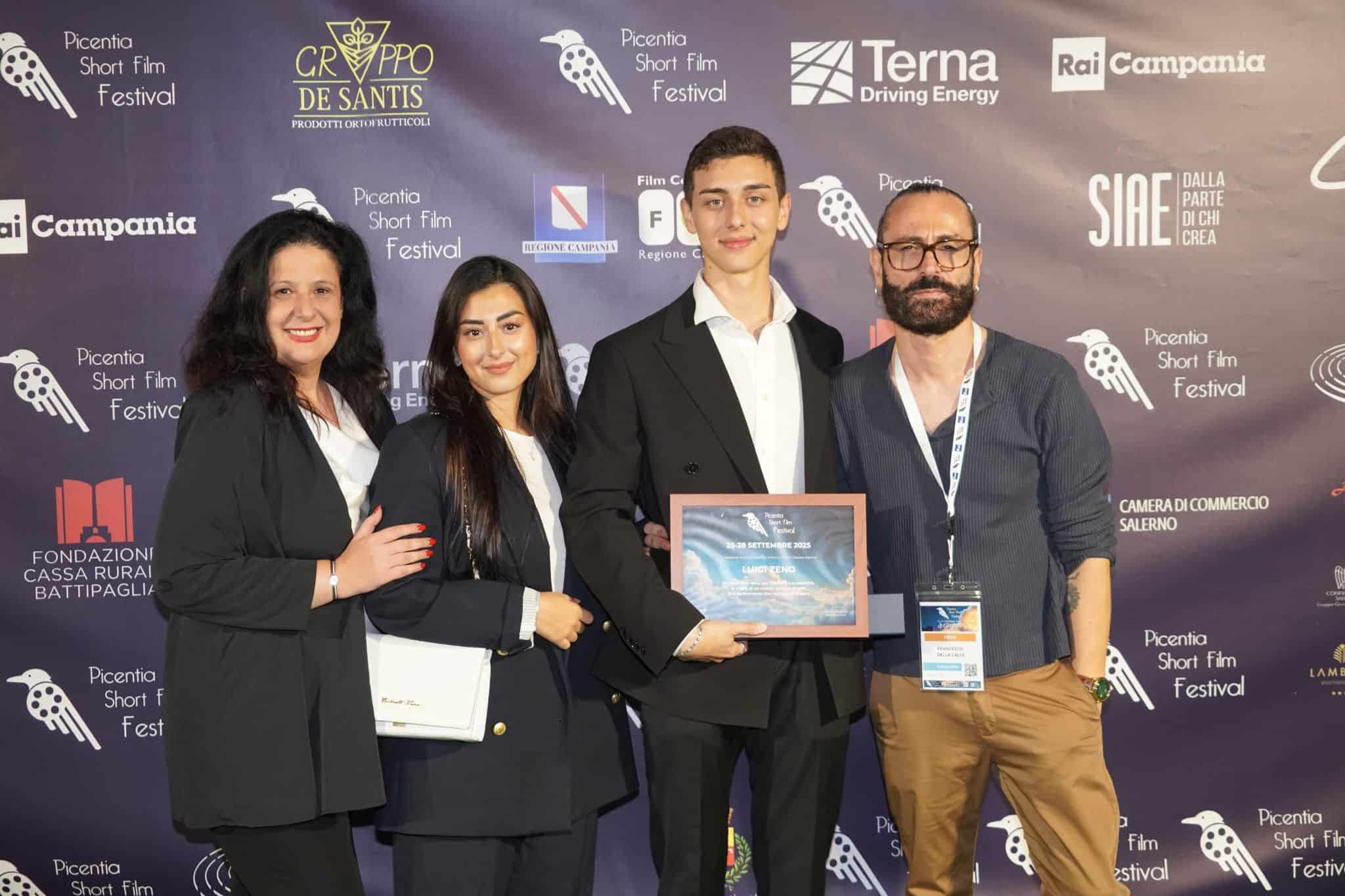Luigi Zeno premiato come Miglior Giovane Attore al Picentia Short Film Festival Luigi Zeno premiato come Miglior Giovane Attore al Picentia Short Film Festival