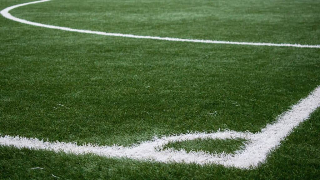 Calcio giovanile, padre entra in campo e picchia il portiere avversario di 13 anni Calcio giovanile, padre entra in campo e picchia il portiere avversario di 13 anni