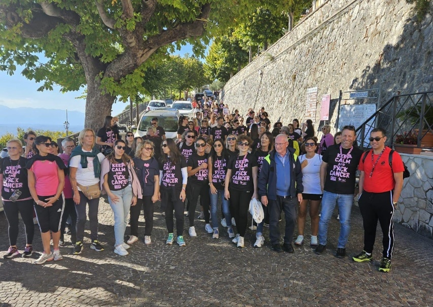La Passeggiata Rosa: un cammino di amore, coraggio e speranza La Passeggiata Rosa: un cammino di amore, coraggio e speranza