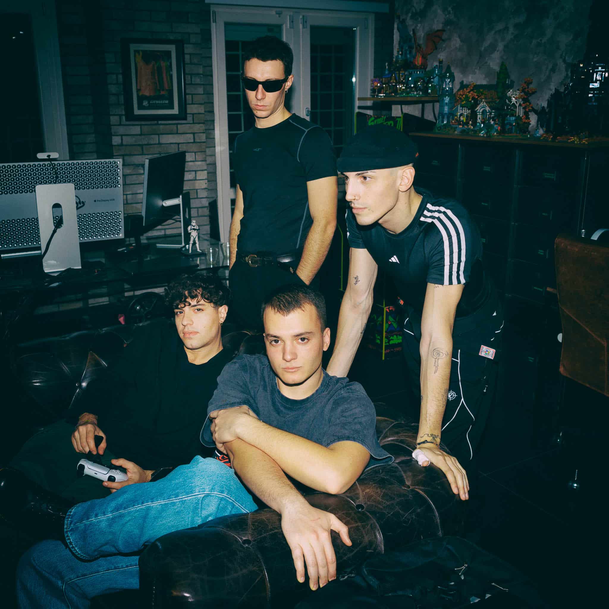 TIGRI DA SOGGIORNO Live: Roma sabato 6 dicembre ore 21:00 – Largo Venue TIGRI DA SOGGIORNO Live: Roma sabato 6 dicembre ore 21:00 – Largo Venue