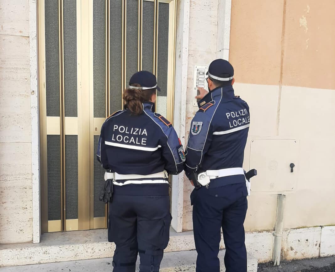 Guidonia – Controlli sulle residenze, sanzioni per 5.000 euro Guidonia – Controlli sulle residenze, sanzioni per 5.000 euro