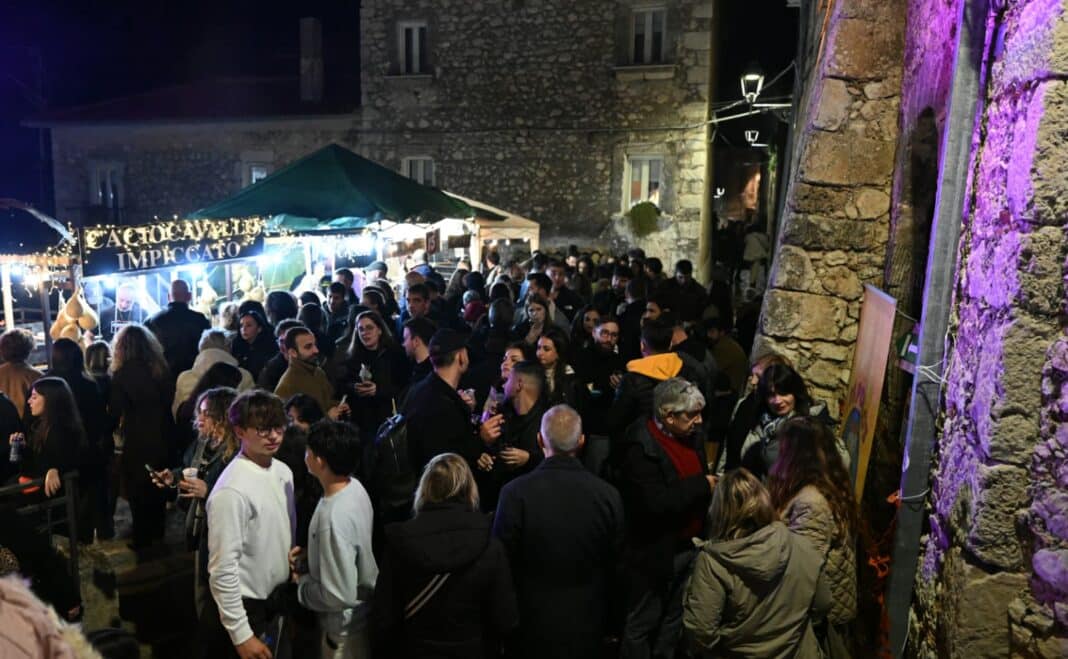 ARCE – Vicoli del centro storico straripanti per la festa di San Martino ARCE – Vicoli del centro storico straripanti per la festa di San Martino