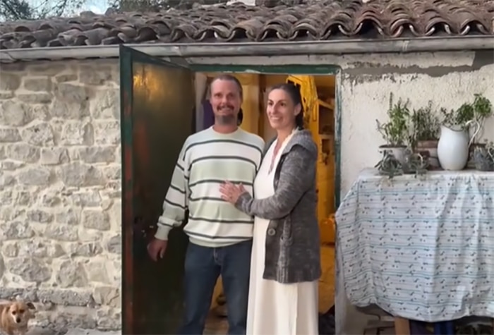Igiene a rischio, compromesso il diritto alle relazioni: perchè i giudici hanno tolto i bambini alla famiglia nel bosco Igiene a rischio, compromesso il diritto alle relazioni: perchè i giudici hanno tolto i bambini alla famiglia nel bosco