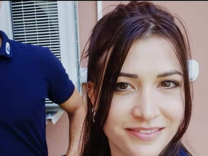 sofia-stefani-2_