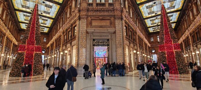 imageLa Galleria Alberto Sordi apre le festività con l’accensione dell’Albero La Galleria Alberto Sordi apre le festività con l’accensione dell’Albero