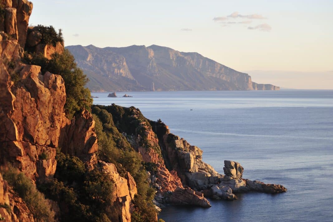 La Sardegna più autentica tra borghi incantati, tradizioni millenarie e panorami straordinari La Sardegna più autentica tra borghi incantati, tradizioni millenarie e panorami straordinari