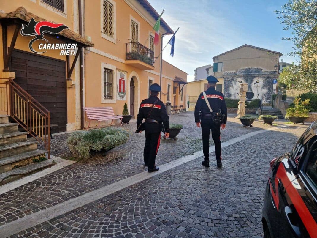 TORRI IN SABINA: I CARABINIERI INDIVIDUANO E DENUNCIANO UNO STRANIERO PER IMMIGRAZIONE CLANDESTINA TORRI IN SABINA: I CARABINIERI INDIVIDUANO E DENUNCIANO UNO STRANIERO PER IMMIGRAZIONE CLANDESTINA