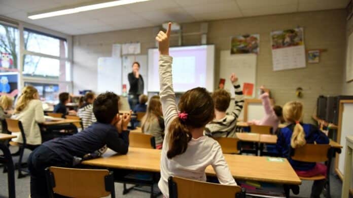scuola-bambini-classe-aula-1024x576