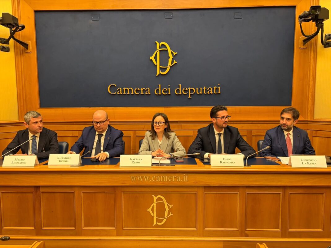 Roma – Presentata la legge che prevede la rottamabilità dei veicoli con fermo amministrativo Roma – Presentata la legge che prevede la rottamabilità dei veicoli con fermo amministrativo