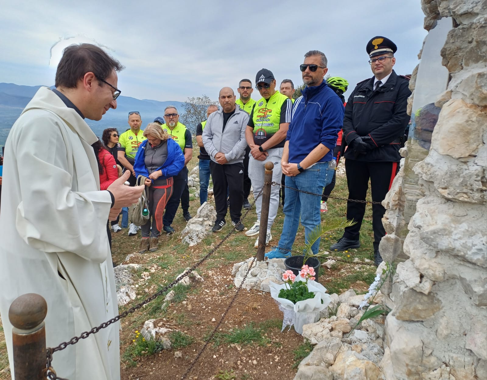 ROCCASECCA, INAUGURATA LA CAPPELLETTA DELLA MADONNA DEL BUON CAMMINO NEI PRESSI DELLA BIG BENCH DI MONTE CAMARDA ROCCASECCA, INAUGURATA LA CAPPELLETTA DELLA MADONNA DEL BUON CAMMINO NEI PRESSI DELLA BIG BENCH DI MONTE CAMARDA