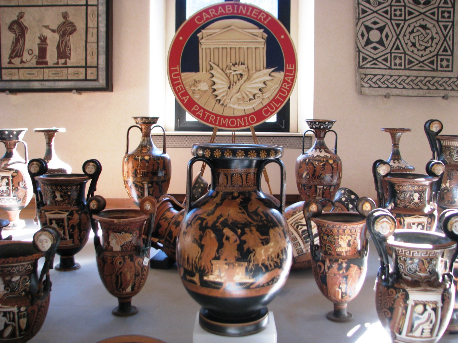 I Carabinieri TPC restituiscono a l Museo Archeologico Nazionale di Sibari I Carabinieri TPC restituiscono a l Museo Archeologico Nazionale di Sibari