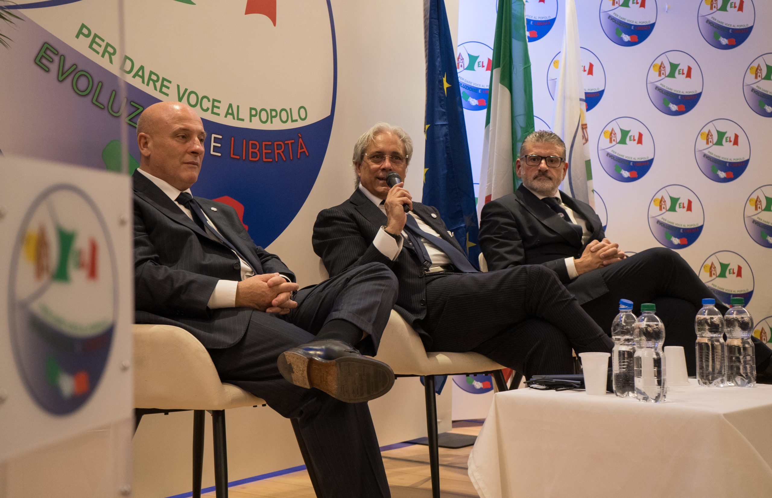 Elezioni a Belmonte Castello: i complimenti di Evoluzione e Libertà al neo eletto Sindaco Carlo Medagli Elezioni a Belmonte Castello: i complimenti di Evoluzione e Libertà al neo eletto Sindaco Carlo Medagli