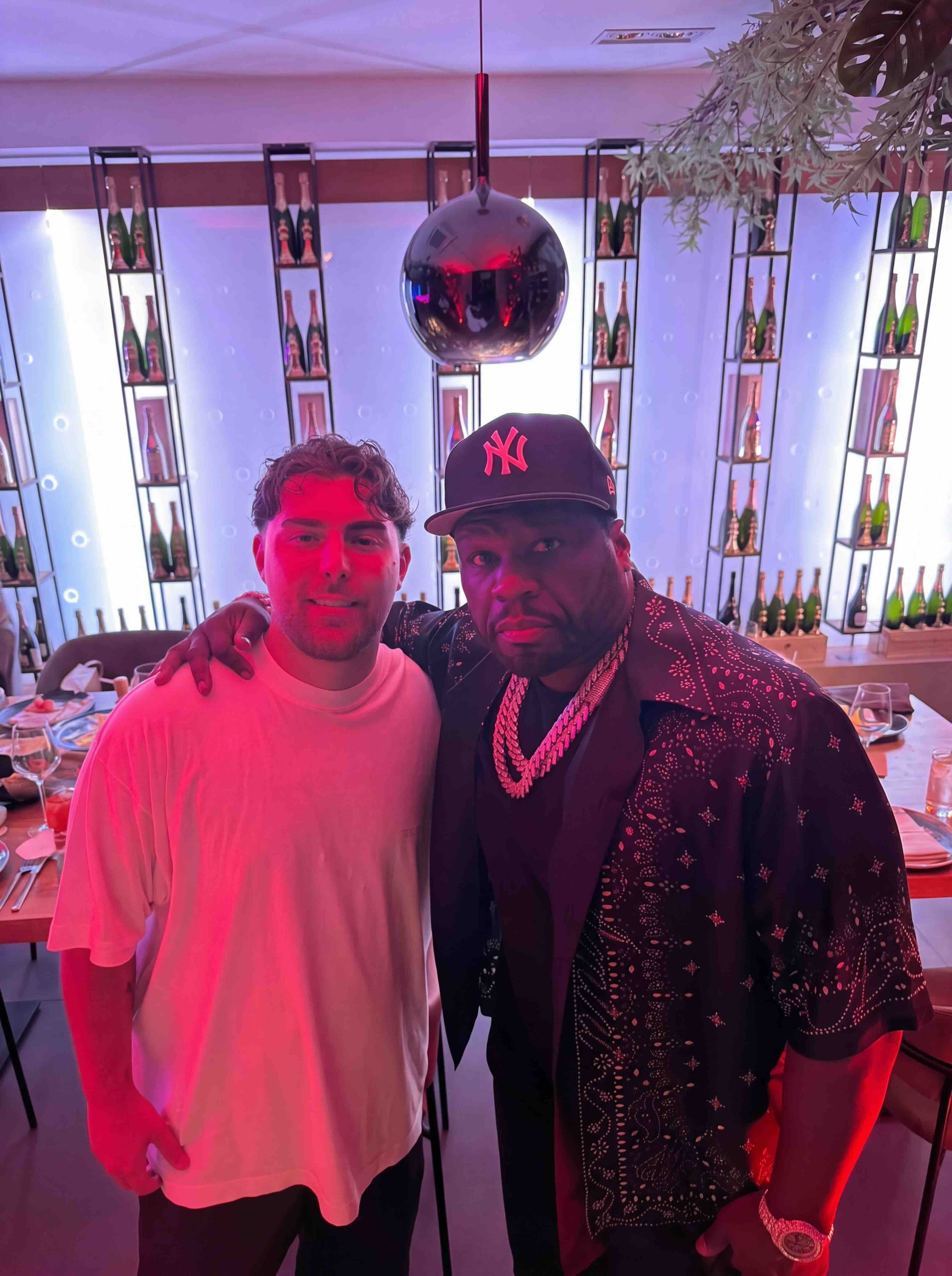 50 Cent, guest star al concerto di Geolier, a cena da El Sombrero Napoli by Agostino Massa 50 Cent, guest star al concerto di Geolier, a cena da El Sombrero Napoli by Agostino Massa