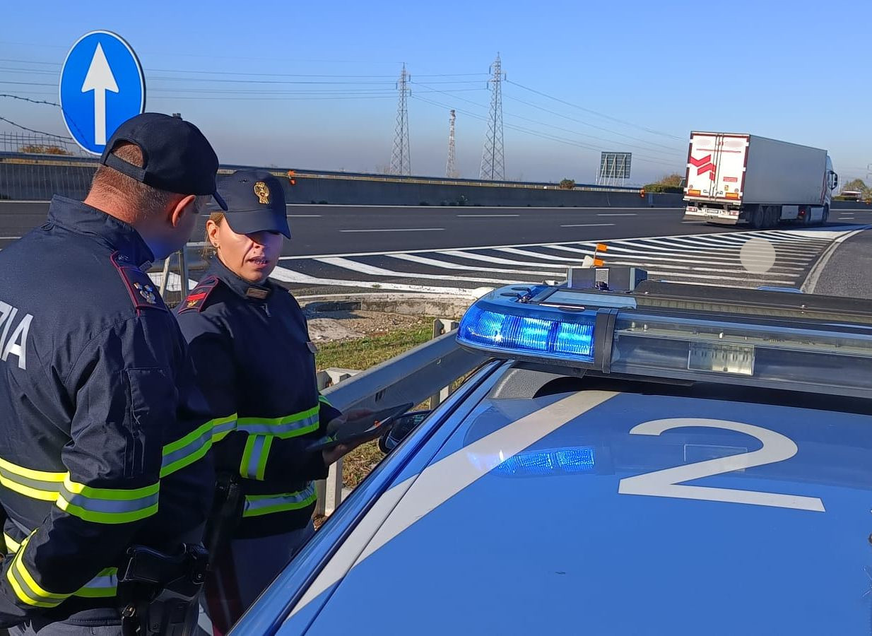 GUIDA DI VEICOLO IN STATO DI EBBREZZA CON MANDATO DI ARRESTO EUROPEO PER UNA PENA DA SCONTARE DI DUE ANNI E MEZZO GUIDA DI VEICOLO IN STATO DI EBBREZZA CON MANDATO DI ARRESTO EUROPEO PER UNA PENA DA SCONTARE DI DUE ANNI E MEZZO