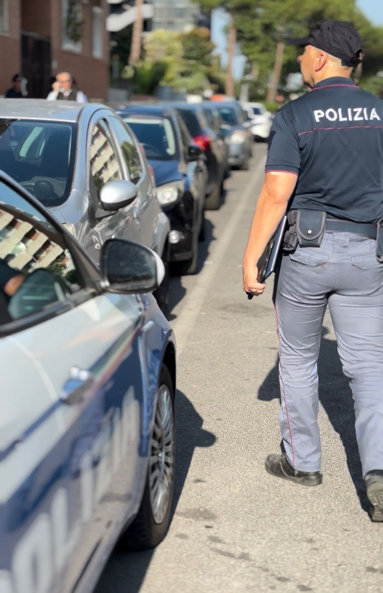 ROMA UN CAFFÈ CORRETTO CON PSICOFARMACI PER RUBARE ALL’AMICO LA FEDE NUZIALE ROMA UN CAFFÈ CORRETTO CON PSICOFARMACI PER RUBARE ALL’AMICO LA FEDE NUZIALE