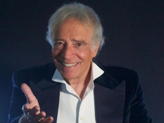 Enrico Montesano protagonista all’Arena Tor Bella Monaca: 11 e 12 luglio con “Ottanta voglia di stare con voi..e di dire la mia!” Enrico Montesano protagonista all’Arena Tor Bella Monaca: 11 e 12 luglio con “Ottanta voglia di stare con voi..e di dire la mia!”