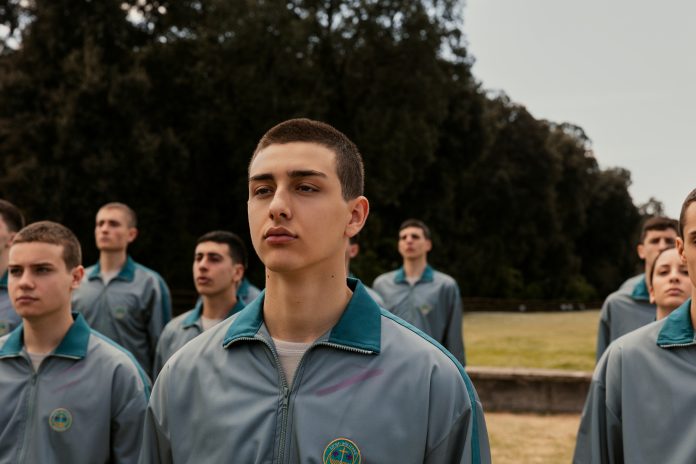 Tra i personaggi Netflix emerge Leonardo, interpretato da Luigi Zeno, nella serie Minerva – La Scuola, presentata al Giffoni Film Festival Tra i personaggi Netflix emerge Leonardo, interpretato da Luigi Zeno, nella serie Minerva – La Scuola, presentata al Giffoni Film Festival