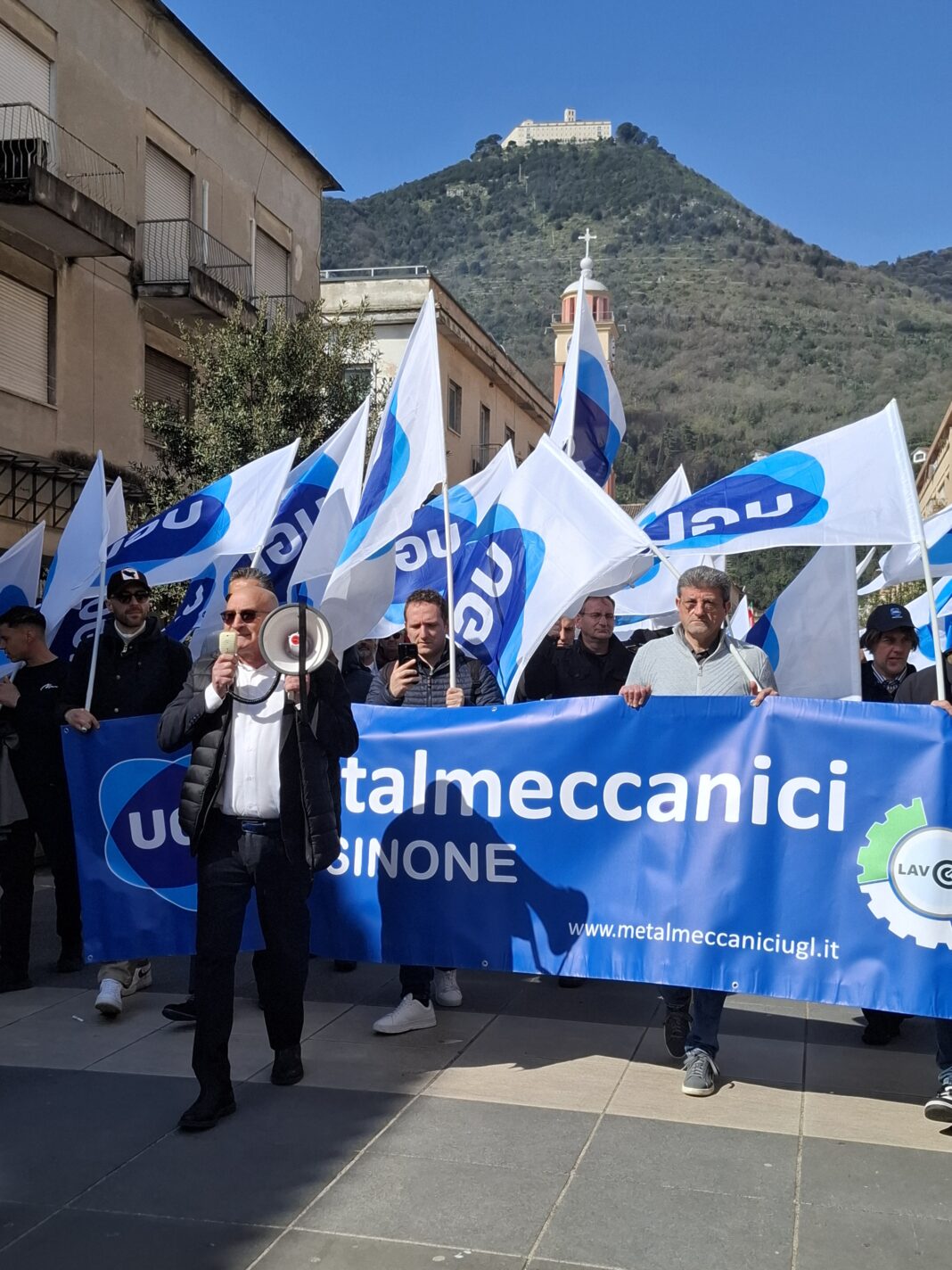 VALENTE: โPROVINCIA A DUE VELOCITร, IL SUD ร IN FORTE SOFFERENZA VALENTE: โPROVINCIA A DUE VELOCITร, IL SUD ร IN FORTE SOFFERENZA