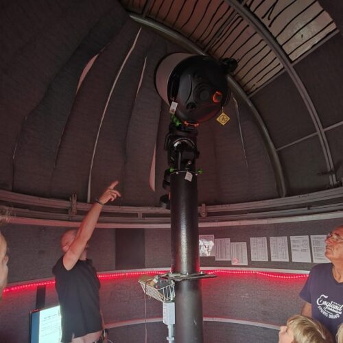 Il cielo protagonista alloย SMuRC di Rocca di Cave:il 22 agosto "Cieli Metropolitani" tra planetario, laboratori e osservazioni astronomiche 11 SMuRC OsservazioniAstronomiche 3