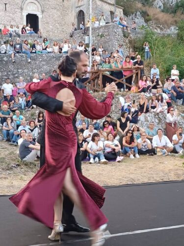 Il fascino dell'alba incontra il tango: grande successo a Roccasecca per il "Concerto all'Alba – Tango for4" 2 concerto 1