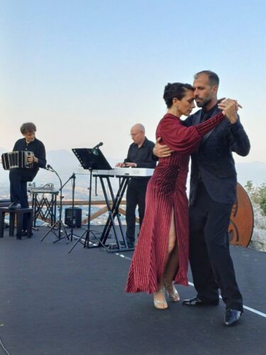 Il fascino dell'alba incontra il tango: grande successo a Roccasecca per il "Concerto all'Alba – Tango for4" 1 concerto 3
