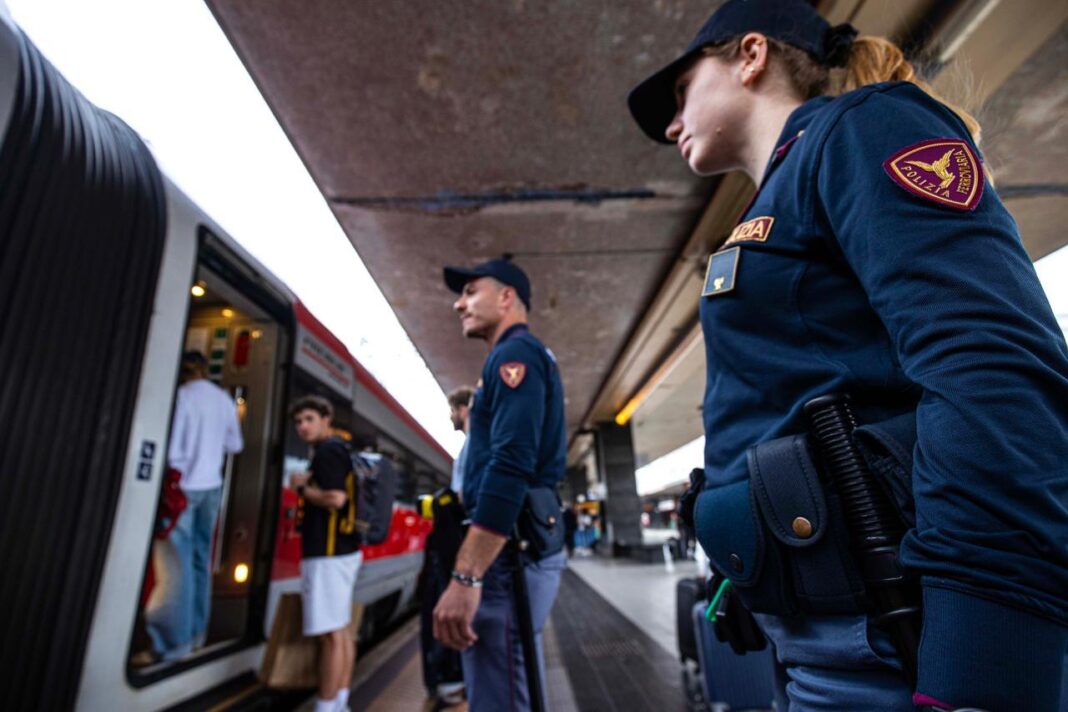 Roma Termini, due rapine in sei giorni nello stesso negozio Roma Termini, due rapine in sei giorni nello stesso negozio