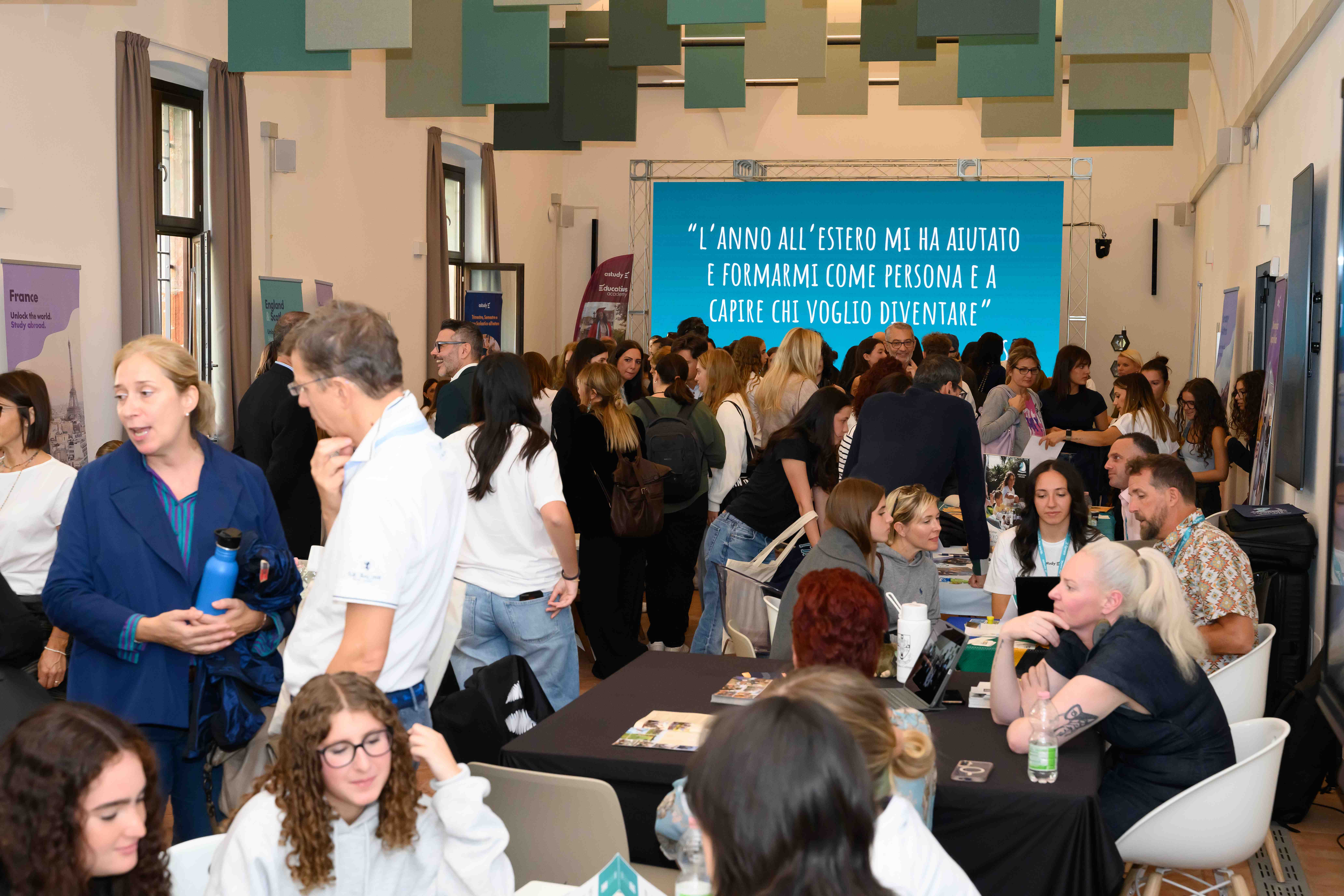 A Roma torna l’International High School Expo: domenica 11 ottobre un’occasione per incontrarele scuole superiori di tutto il mondo, dall’Australia al Canada, dagli USA all’Europa