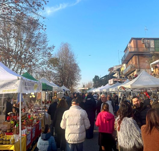 Ceccano, l’Amministrazione Querqui centra il bis: dopo l’Estate, finanziato anche il Natale 2 Foto della precedente edizione di Sapori e Racconti di Natale 2
