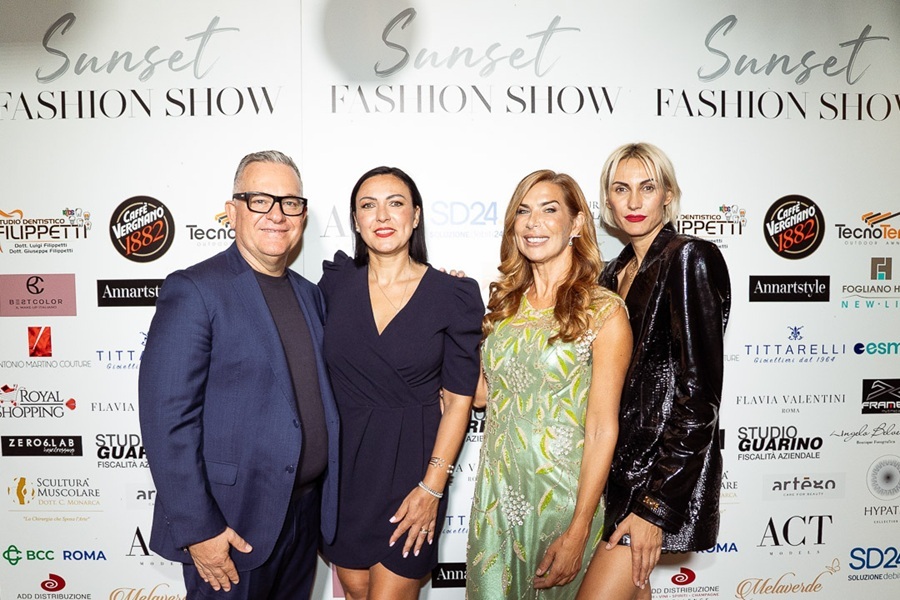 Sunset Fashion Show: moda ed eleganza in spiaggia a Latina 6 da sx gianluca e roberta boldreghini del fogliano hotel veronica maya e cozmina panaite