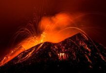 Etna, è ancora allerta rossa: stop ai voli fino alle 22 di oggi