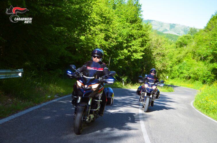 POGGIO NATIVO: I CARABINIERI ARRESTANO PER RICICLAGGIO, RICETTAZIONE E DETENZIONE ABUSIVA DI ARMI E MUNIZIONI 1 foto moto 1