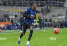 Inter-Napoli 3-2: spettacolo a San Siro, i nerazzurri la spuntano in un finale thrilling