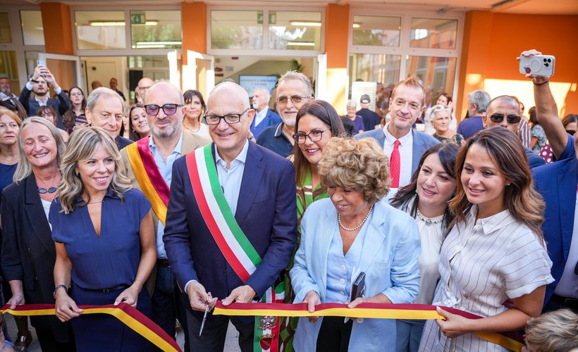 SCUOLA BALZANI, CON SINDACO GUALTIERI BAMBINI E BAMBINE TORNANO IN CLASSE DOPO ESPLOSIONE DEL 2025 1 img 2